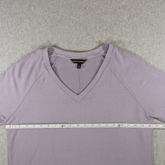 Banana Republic Purple V Neck Sweater L Long Sleeve Lightweight Knit Pullover - Picture 8 of 14